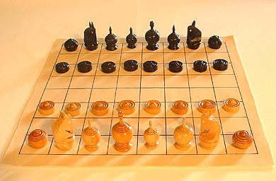 the initial array: how the pieces are set up in makruk (Thai chess)